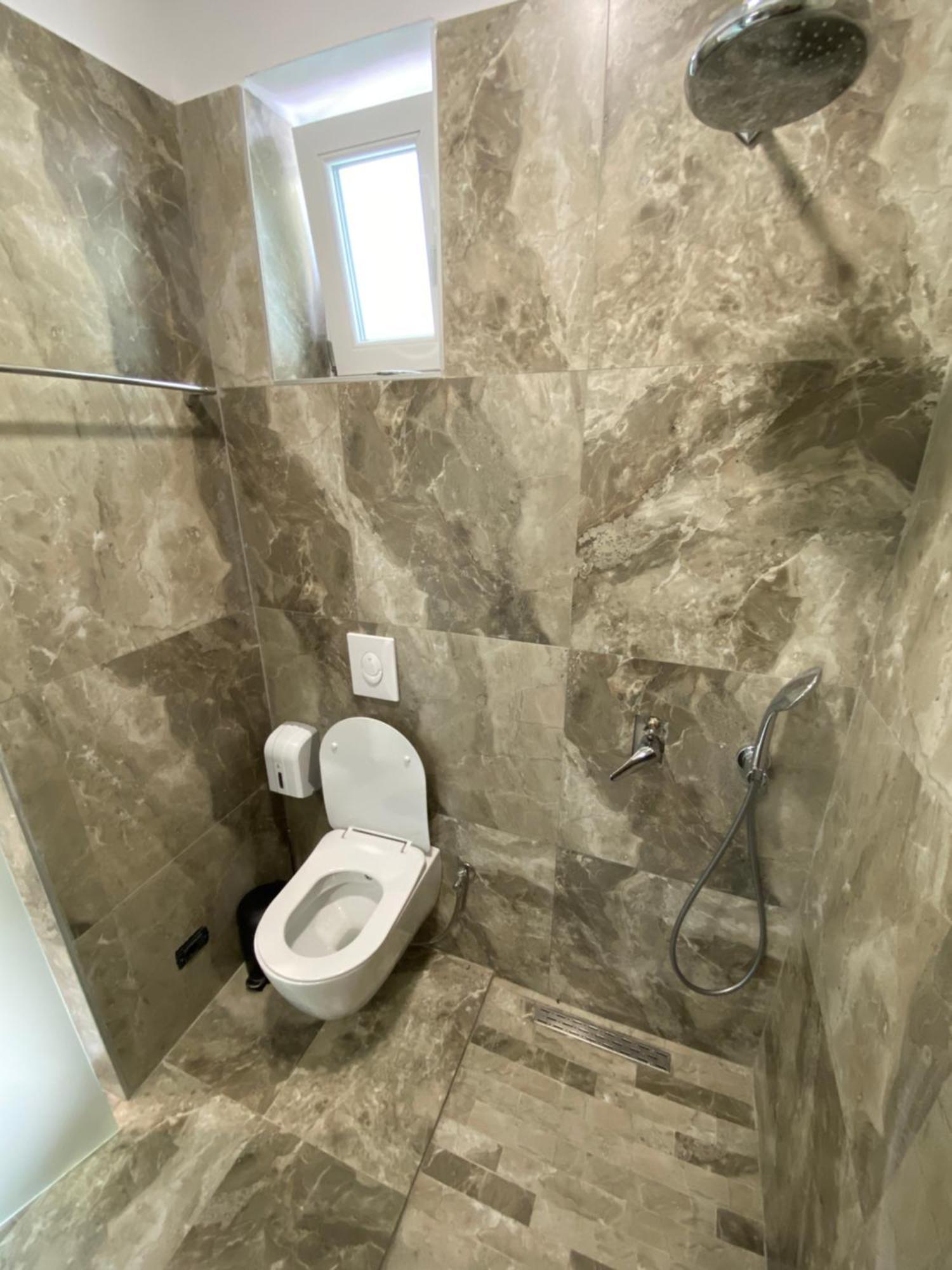 Venis Hotel Tirana Rum bild